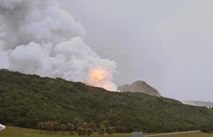 Grave incendio in una base di lancio di razzi in Giappone