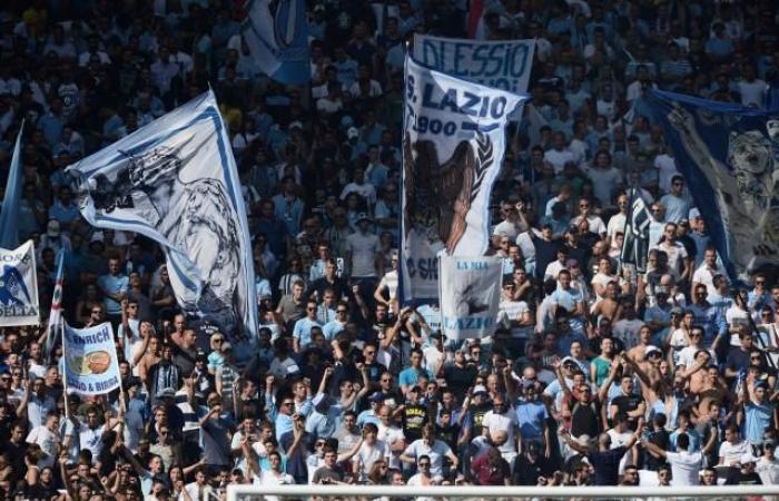 I tifosi della Lazio Roma hanno privato della partita contro l'Ajax di Europa League per evitare eccessi