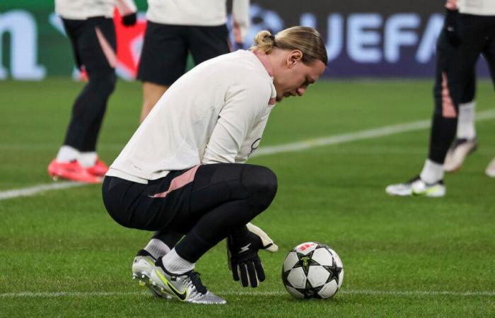 Bayern-PSG: chi è Matvey Safonov, il portiere russo schierato da Luis Enrique al posto di Donnarumma?