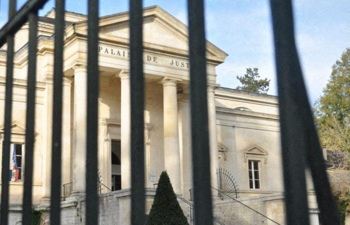 Attacco di follia al tribunale di Cahors e scomparsa di un imputato condannato al carcere