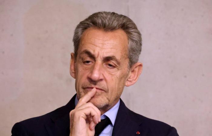 “Perché stai mentendo? “… Un insegnante chiama Nicolas Sarkozy nel bel mezzo di una sessione di autografi