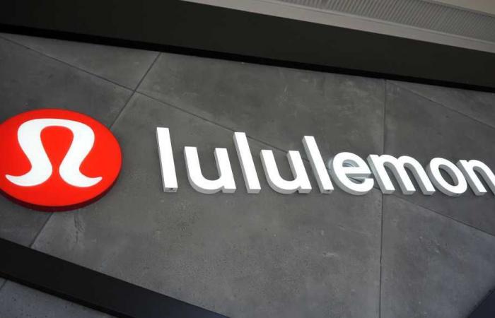 Merce per un valore di 1.770 dollari rubata a Lululemon nel Prudential Mall, dice la polizia