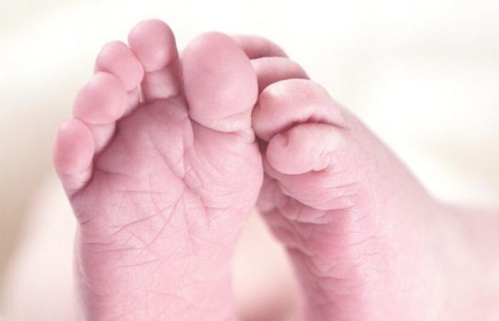 Stati Uniti: una madre di tre gemelli dimentica di averli partoriti dopo una rara complicazione durante il parto: News