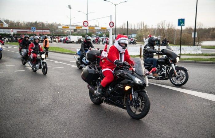 Senna e Marna: terza edizione. Con il Christmas Road Trip, i ciclisti attraversano la regione per portare un po' di gioia ai bambini malati!