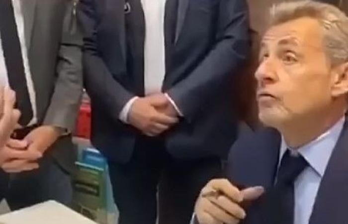 Un professore di Marsiglia grida a Nicolas Sarkozy: “Non ti vergogni?”