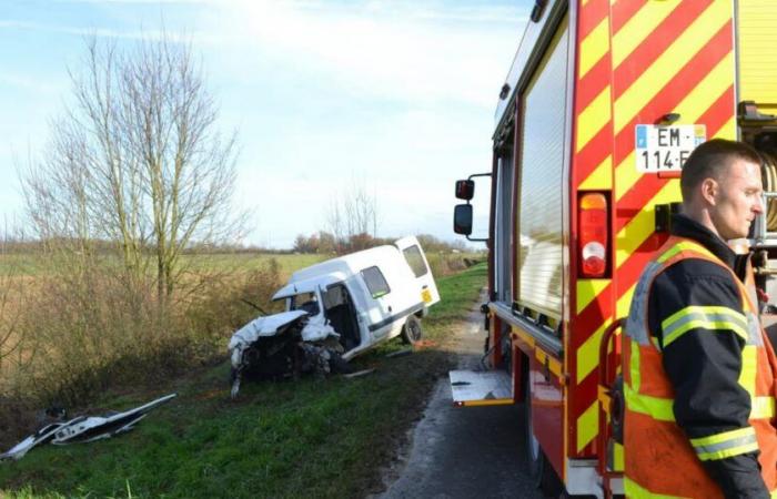 Giurò. Due feriti gravi nello scontro tra un autocarro e un veicolo commerciale a Rochefort-sur-Nenon