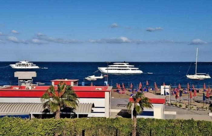 In Egitto, sedici persone risultano disperse in seguito al naufragio di un’imbarcazione turistica nel Mar Rosso