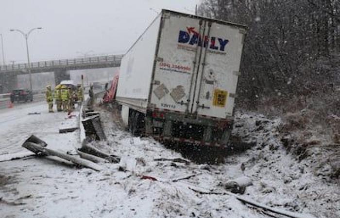 [EN IMAGES] Prima neve in Quebec: diverse uscite stradali in pochi minuti