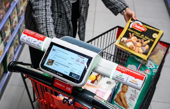 “Eliminate il lavoro di chi dà da mangiare ai figli”, “Dico no a tutta questa follia”, “In che mondo viviamo”: arriva il tram connesso e non convince tutti