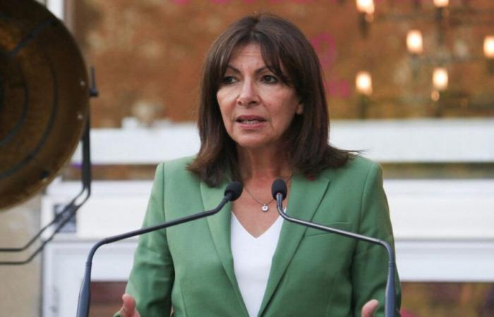 Anne Hidalgo annuncia che non si candiderà a sindaco di Parigi nel 2026