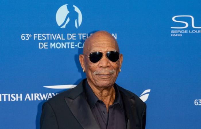 Morgan Freeman, 87 anni, fa girare la testa mentre esce a Los Angeles per una cena in incognito