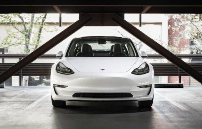 La Tesla Model 3 vince per il secondo anno consecutivo il trofeo per l’auto elettrica meno affidabile