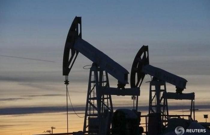 Petrolio stabile, aspettiamo e vediamo prima della riunione dell’OPEC+