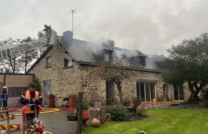 LOUVIGNÉ-DE-BAIS: GRANDE INCENDIO IN UNA LONGÈRE