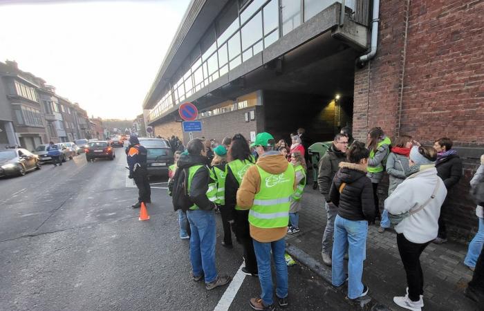 Sciopero degli insegnanti: da Tournai a Libramont, mobilitazione massiccia e preoccupazione reale in Vallonia (video)