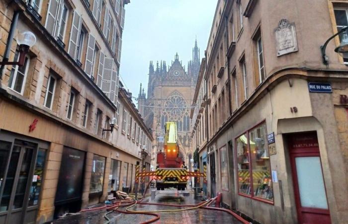 Incendio nel centro di Metz: la libreria Hisler, chiusa dopo il disastro, è stata svaligiata