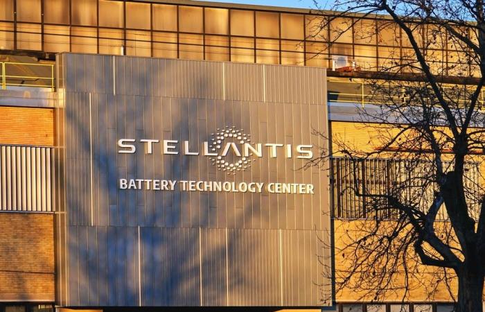 Stellantis annuncia una drastica riduzione della produzione