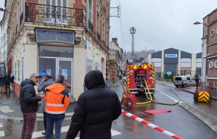 [MISE A JOUR] Disoccupazione tecnica, ricollocazione e ordine di pericolo dopo l'incendio vicino a Rouen