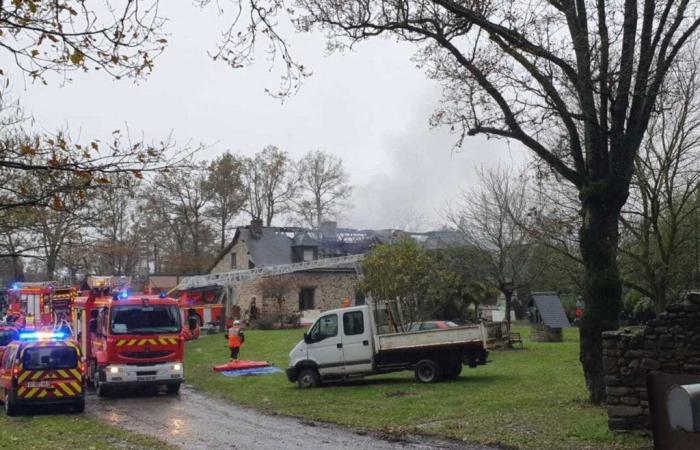 un’officina distrutta, l’incendio si estende a un’abitazione