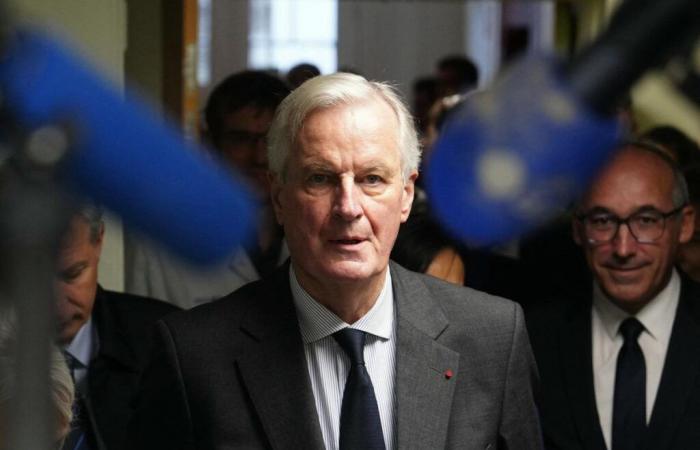 In caso di censura da parte del governo Barnier, la Francia rischierà una crisi politica e di bilancio?