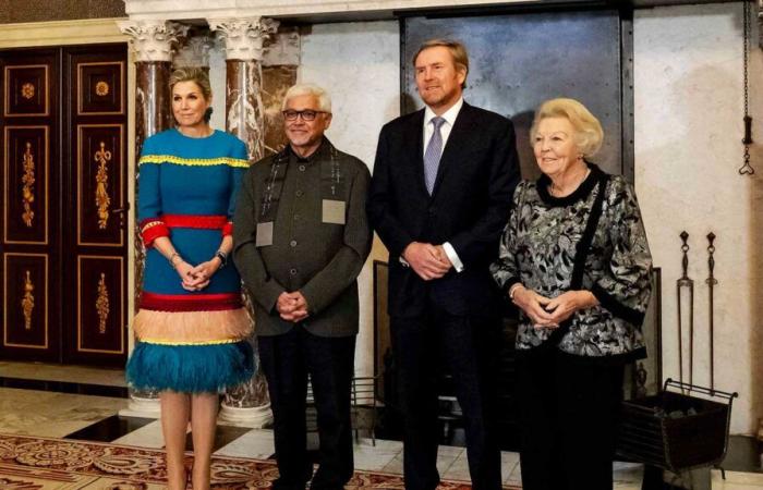 La principessa Beatrice e la principessa Irene si uniscono alla coppia reale per consegnare il Premio Erasmus