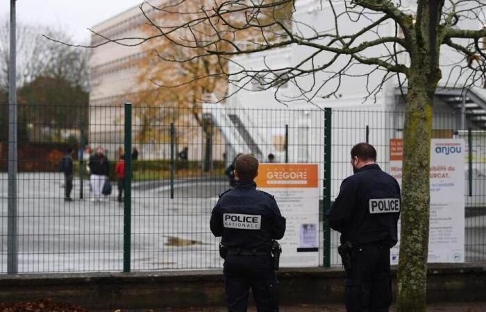 Una bottiglia di acido esplode in un college del Maine-et-Loire: feriti tre studenti.