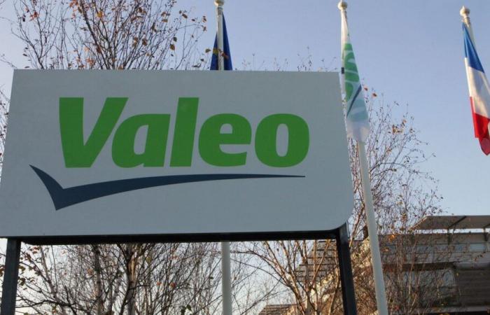 Il fornitore automobilistico Valeo taglierà quasi 900 posti di lavoro in Francia