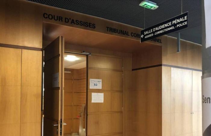 L'imputato ha fotografato l'aula del tribunale di Laval perché “si annoiava”