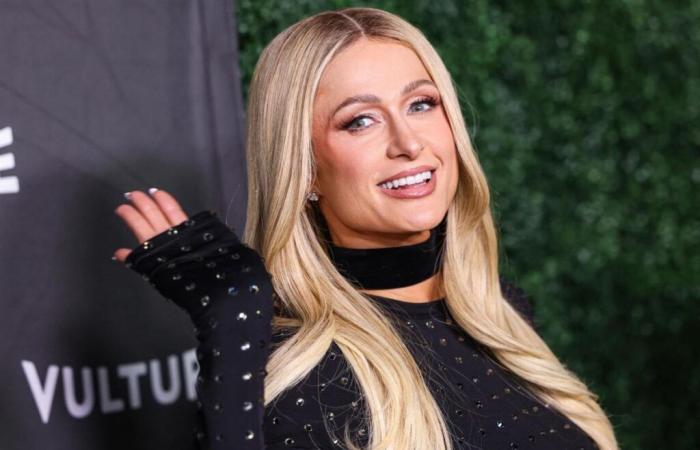 questa incredibile beauty routine seguita da Paris Hilton dall’età di 8 anni