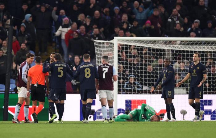 I tifosi dell’Aston Villa dicono tutti la stessa cosa dopo la “peggiore chiamata” che abbiano mai visto a Villa Park