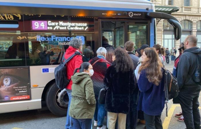 Sugli autobus della Grande Parigi, più di un utente su sei viaggia senza pagare