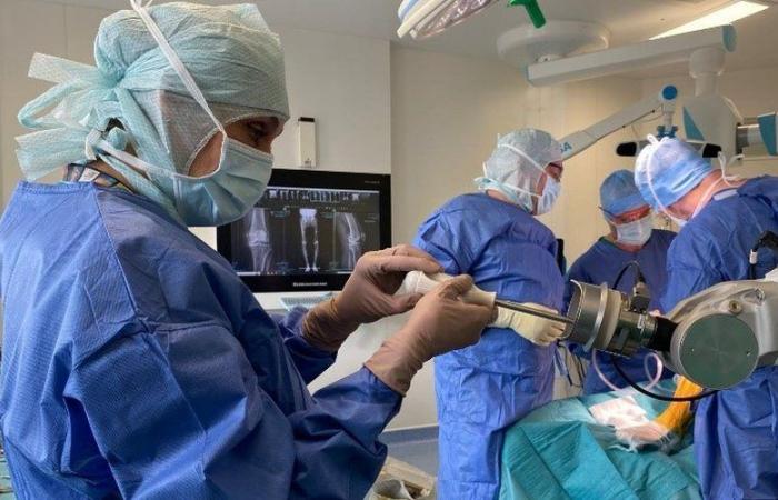 Gli ospedali del bacino di Thau si dotano di un robot per la chirurgia ortopedica, “un ulteriore passo avanti”