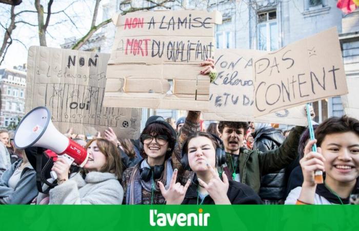 Sciopero degli insegnanti: da Tournai a Libramont, mobilitazione massiccia e preoccupazione reale in Vallonia (video)