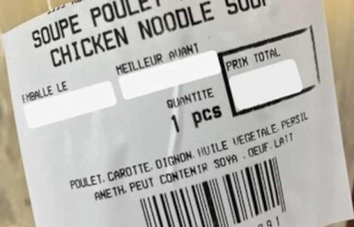 Insalate di granchio e zuppe di pollo e noodles ricordate in Quebec