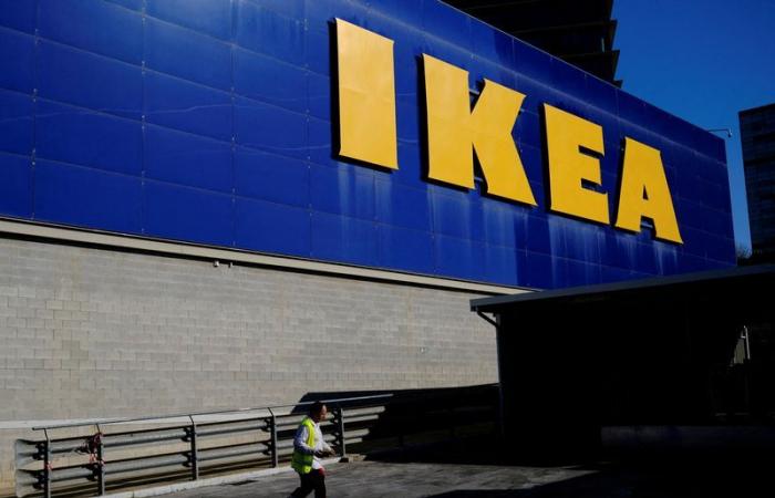 Il più grande rivenditore IKEA subisce un calo dei profitti poiché i tagli dei prezzi riducono le vendite