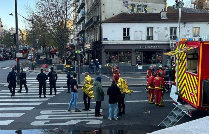 Parigi: impressionante incendio in un ristorante dopo una fuga di gas a Montparnasse, “fiamme fino al 2° piano”