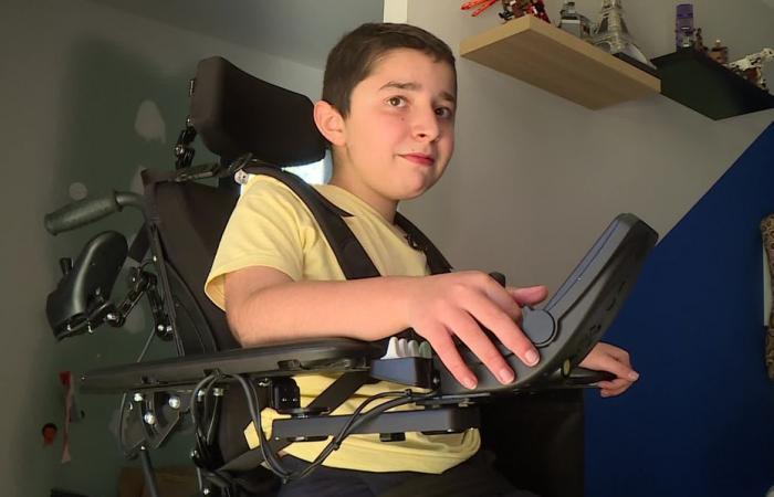 TESTIMONIANZA. “La mia malattia è la distrofia muscolare di Duchenne”, a 13 anni Tom sogna di viaggiare sulla sua sedia a rotelle