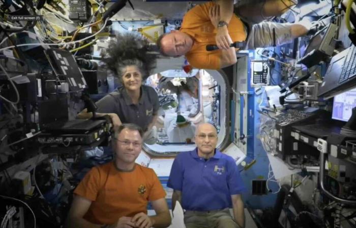 Gli astronauti della Stazione Spaziale Internazionale continuano una lunga tradizione di celebrare il Ringraziamento nello spazio