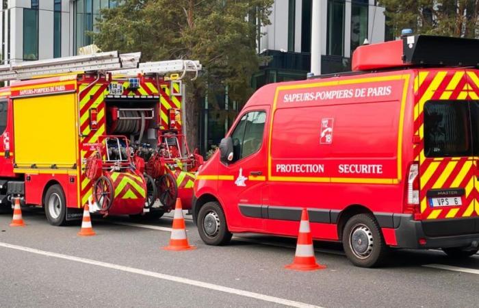 un violento incendio devasta un ristorante di fronte alla torre Montparnasse e lascia due feriti