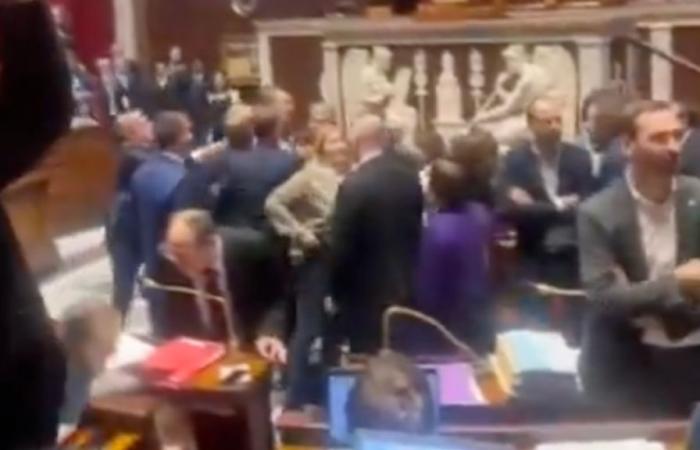 violento alterco nell'Assemblea, il deputato Nicolas Turquois attacca il suo omologo Mickaël Bouloux, segui la nostra diretta