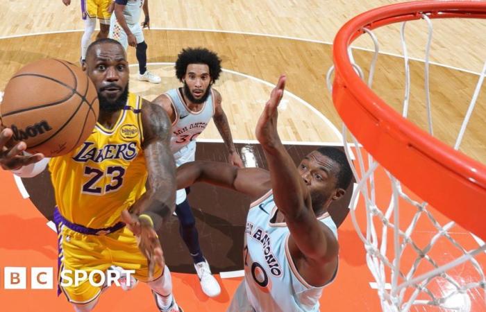 La tripla doppia di LeBron James aiuta i LA Lakers a battere i San Antonio Spurs