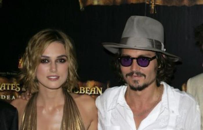 Johnny Depp parla della scena imbarazzante del bacio con Keira Knightley a causa della loro enorme differenza di età