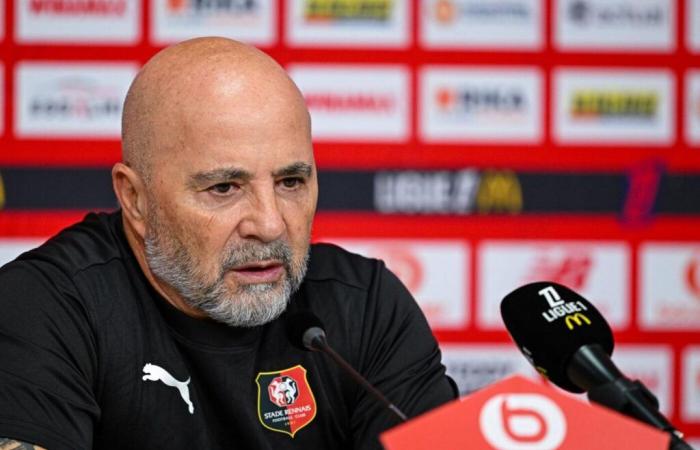 Jorge Sampaoli spara ai suoi attaccanti prima della partita contro il Saint-Étienne – Ligue 1 – J13 – Rennes-Saint-Étienne