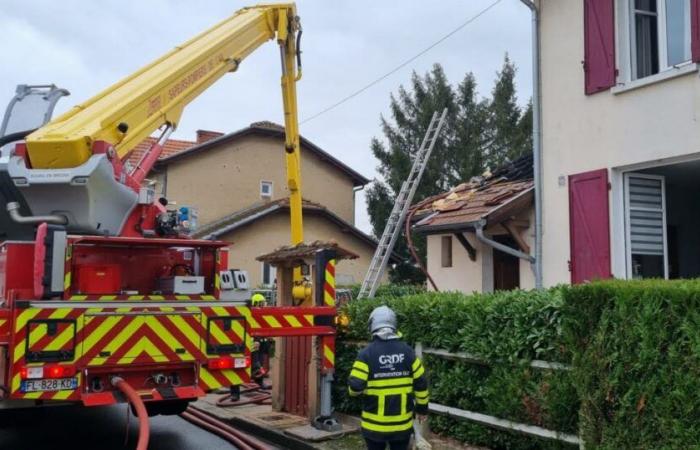 Peronnas. Scoppia un incendio nella soffitta di una casa