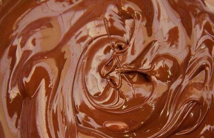 Attenzione, queste mousse al cioccolato vendute in tutta la Francia contengono pezzi di vetro