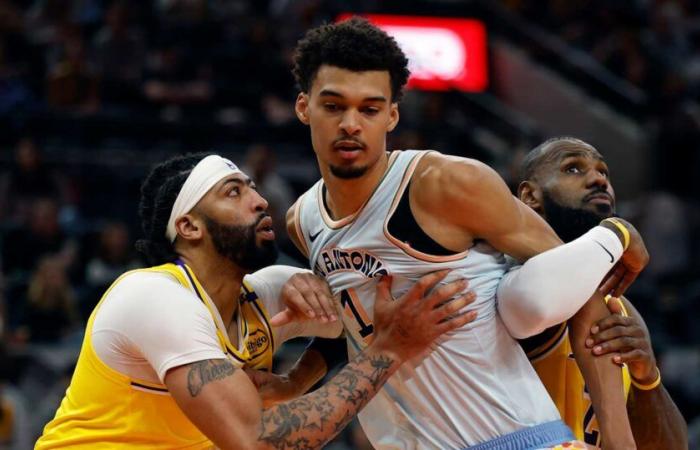 LeBron James e i Lakers battono gli Spurs mentre la battaglia tra Anthony Davis e Wembanyama emoziona i fan dell'NBA | Notizie, punteggi, highlights, statistiche e voci