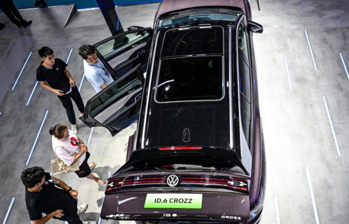 La Volkswagen si sta districando dallo Xinjiang ma è sempre più in difficoltà in Cina