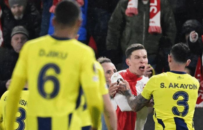 Cronaca della partita | Stegemann distribuisce undici cartellini gialli: il Fener vince felicemente a Praga | Slavia Praga – Fenerbahce SK 1:2 | 5a giornata | Europa League 2024/25