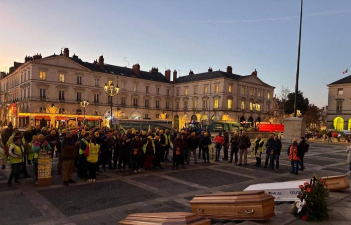 Si conclude la manifestazione dei contadini di Orléans: “Non otteniamo nulla, sperano che smobilitiamo”