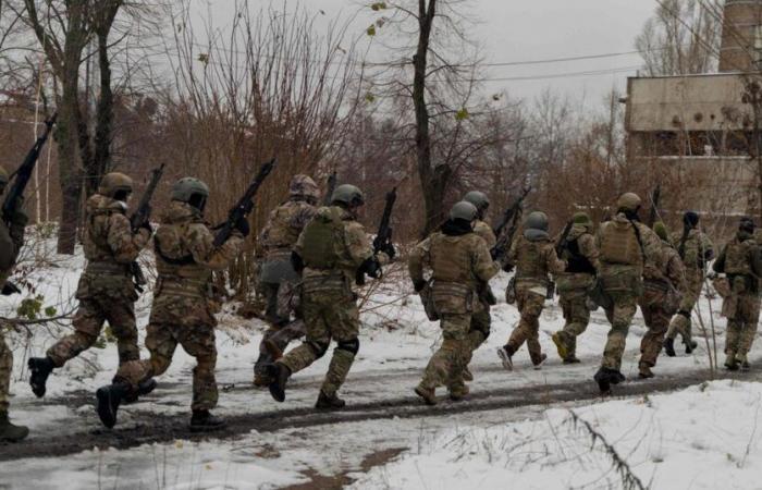 Di fronte all’avanzata russa, gli Stati Uniti sollecitano l’Ucraina ad abbassare l’età della coscrizione